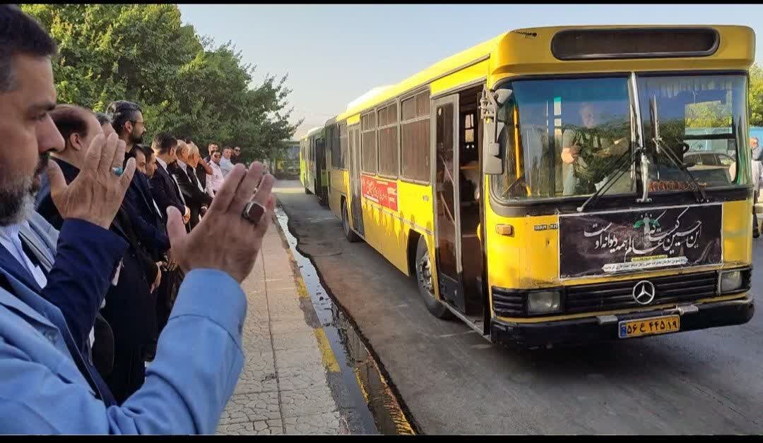 اولین کاروان اتوبوس‌های شهرداری کرمانشاه عازم مرز خسروی شد