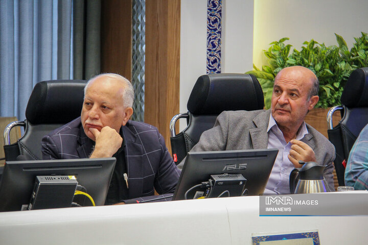 نشست خبری رئیس شورای شهر اصفهان