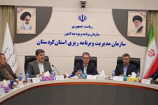 واحدهای تولیدی کردستان حساب‌های بانکی خود را به داخل استان منتقل کنند
