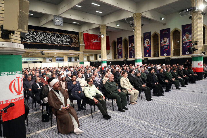 دیدار اعضای ستاد کنگره ملی بزرگداشت ۳۴۰۰ شهید استان اردبیل با رهبر انقلاب