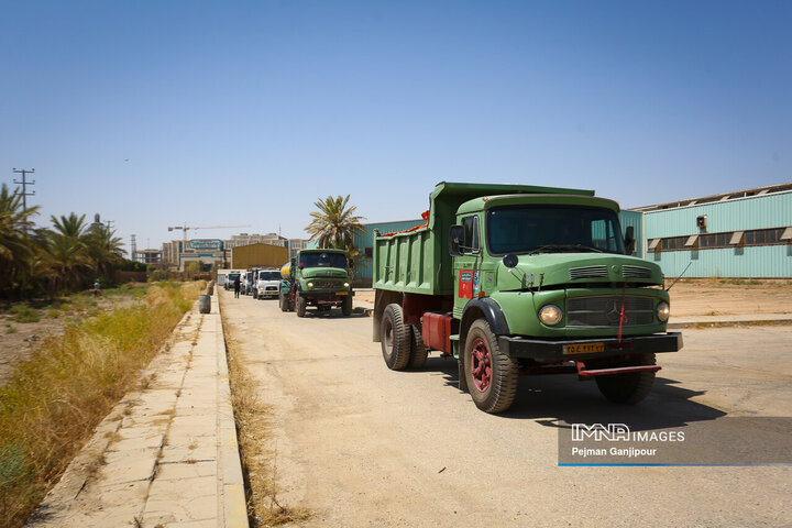 ورود خودروها خدمات شهری شهرداری اصفهان به کربلا