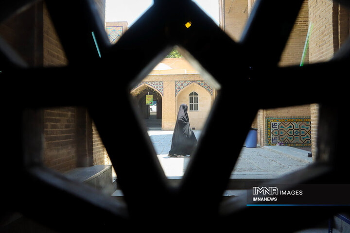 مسجد آقانور؛ نگینی در قلب اصفهان