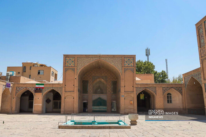 Isfahan's Agha Nour mosque in pictures