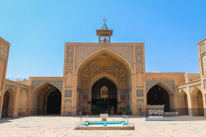 مسجد آقانور؛ نگینی در قلب اصفهان