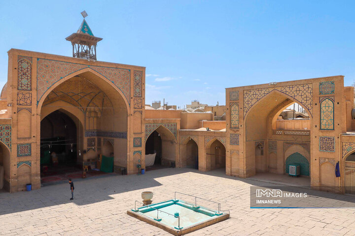 مسجد آقانور؛ نگینی در قلب اصفهان