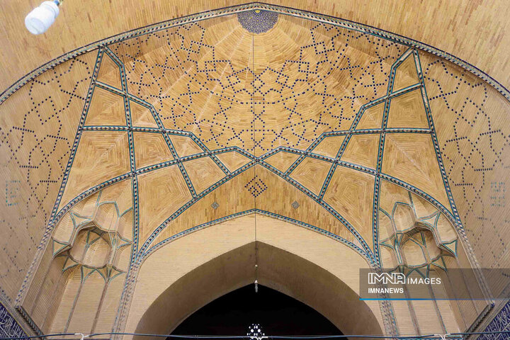 مسجد آقانور؛ نگینی در قلب اصفهان