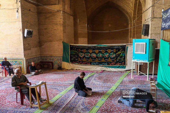 مسجد آقانور؛ نگینی در قلب اصفهان