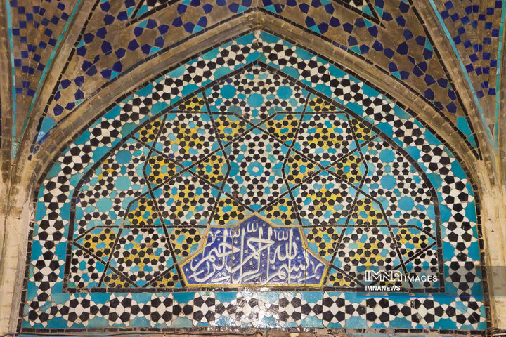 مسجد آقانور؛ نگینی در قلب اصفهان