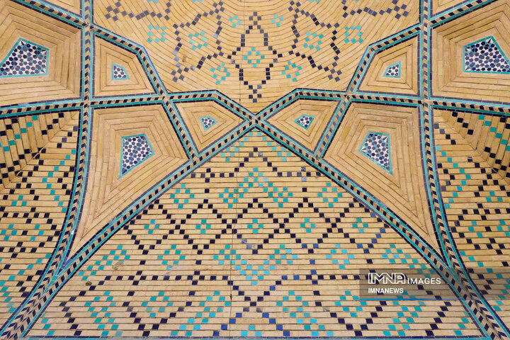 مسجد آقانور؛ نگینی در قلب اصفهان