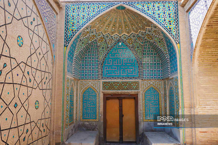 مسجد آقانور؛ نگینی در قلب اصفهان