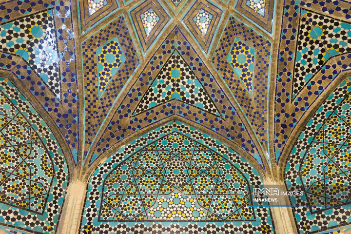 مسجد آقانور؛ نگینی در قلب اصفهان