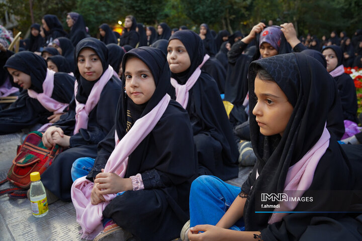اجتماع بزرگ دختران دهه هشتادی در اصفهان