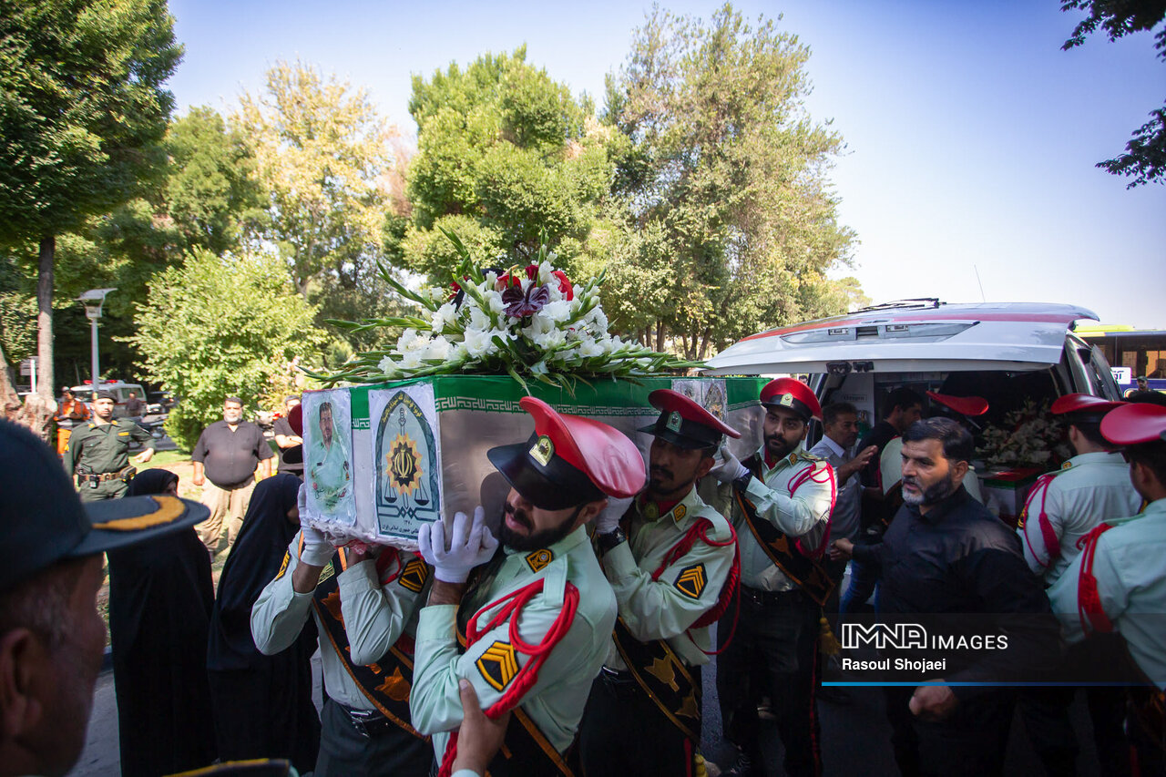 برای غیورمردان نیروی انتظامی؛ مردانی که شهادت کنار نامشان نشست