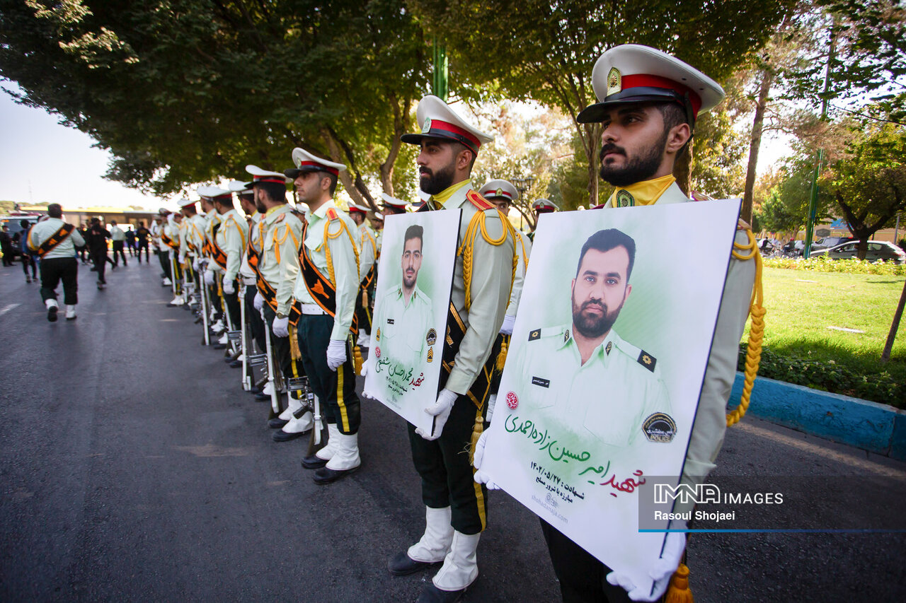 تشییع باشکوه ۲ شهید مدافع امنیت فراجا در اصفهان+ عکس و فیلم