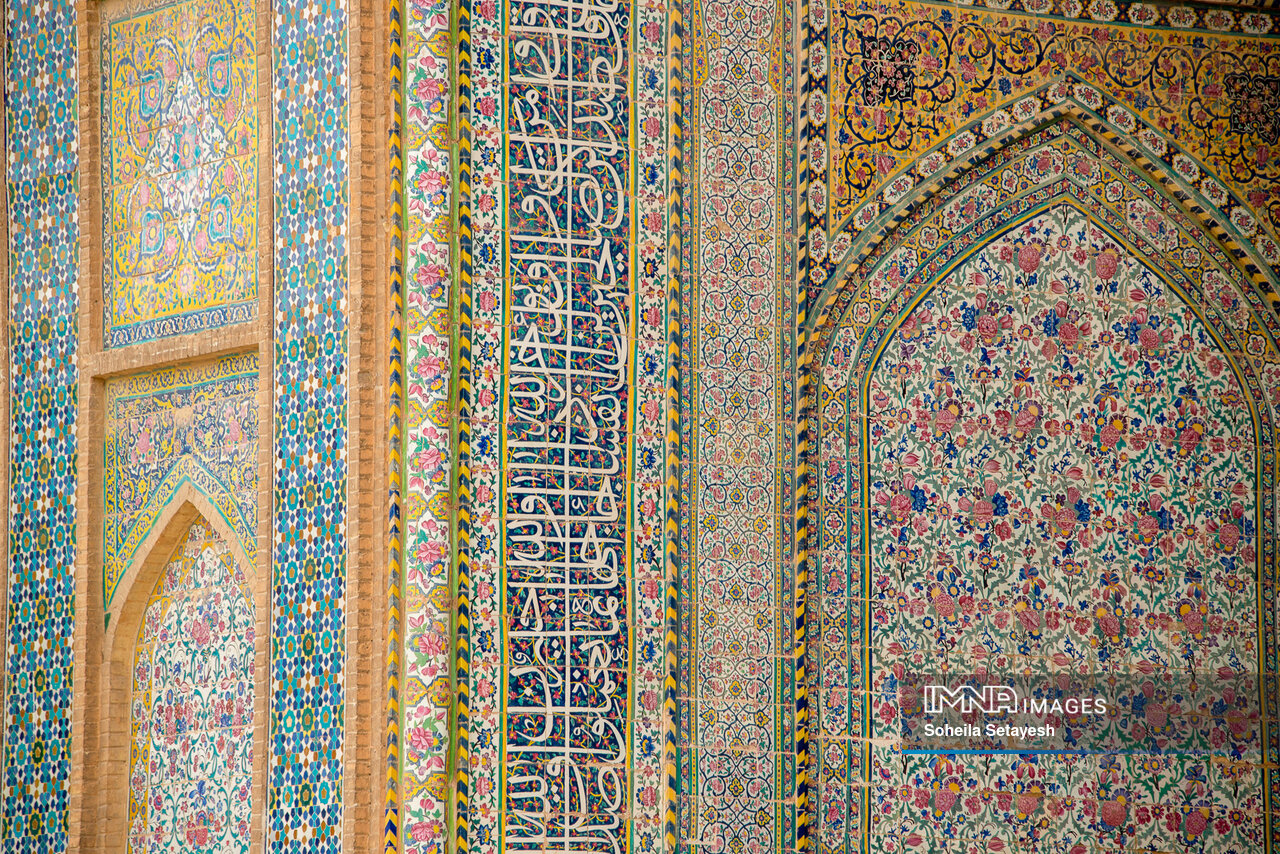 مسجد وکیل شیراز، جلوه هفت رنگ معماری اسلامی