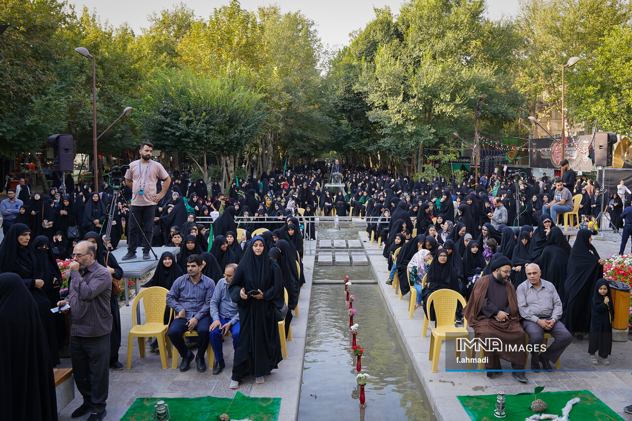 دختران دهه هشتادی پای ارزشهای خود ایستادهاند