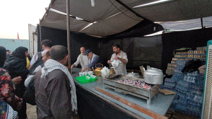 پخت ۱۰ هزار وعده غذای گرم در مواکب اوقاف کردستان