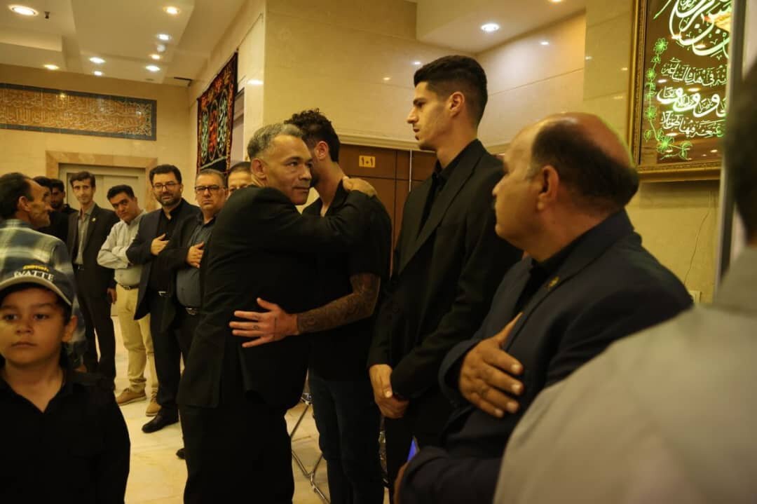 همدردی تیم سپاهان و چهرههای فوتبالی با نیازمند و دانشگر + عکس