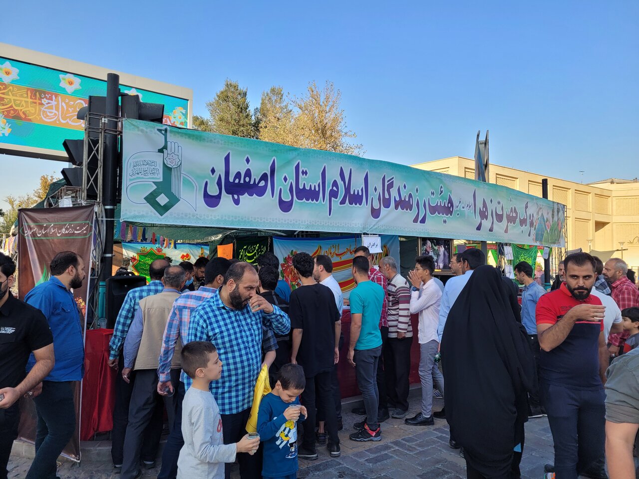 روزی تلاش برای آزادسازی راه کربلا و روزی استقبال از زائران اباعبدالله(ع)