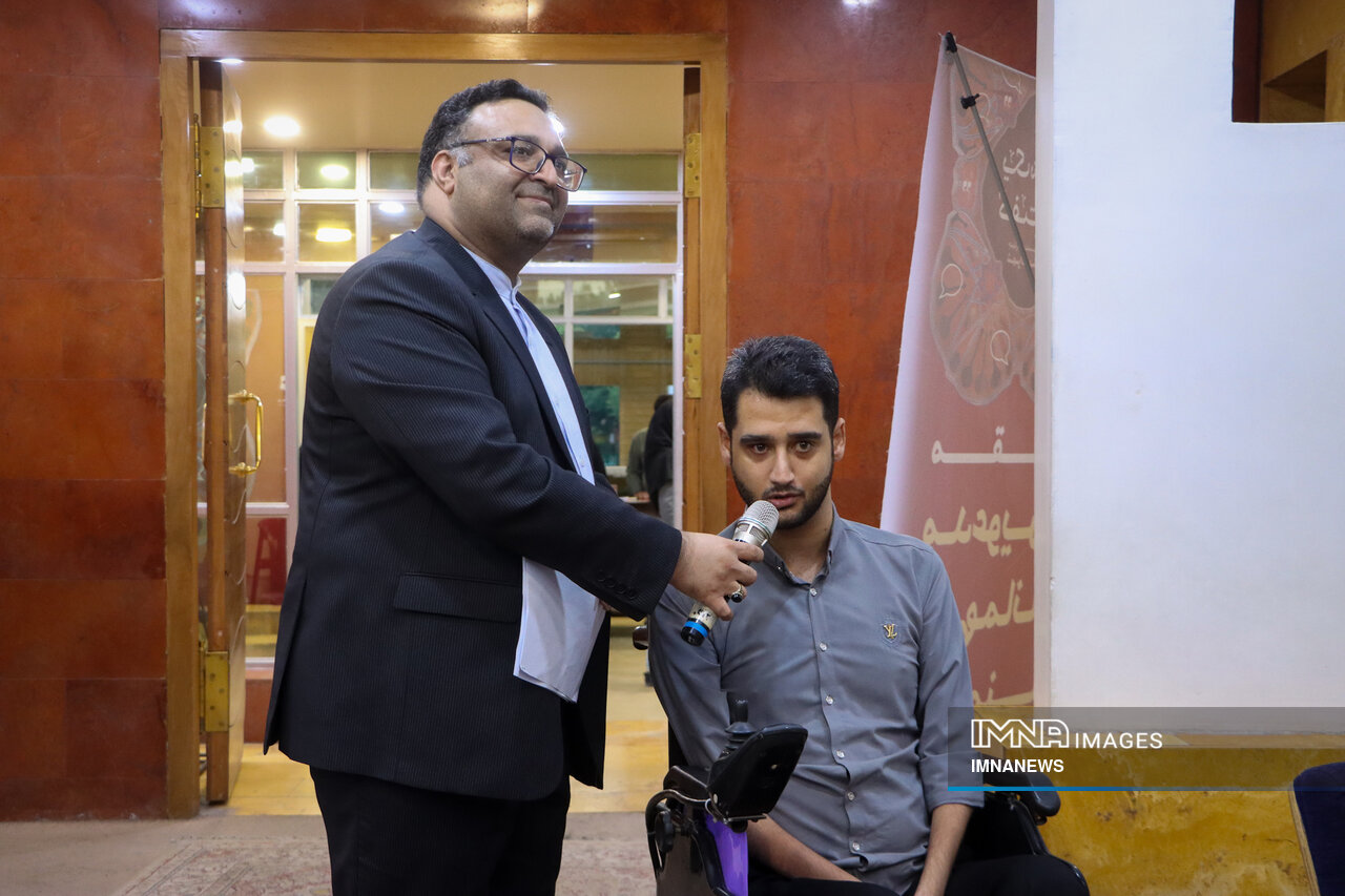 عصرانه با شهراندیشان/ وقتی شهردار به احترام یک شهروند به پا خاست