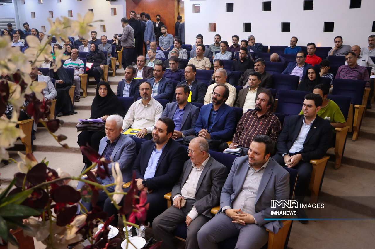 عصرانه با شهراندیشان/ وقتی شهردار به احترام یک شهروند به پا خاست