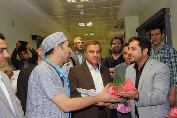 پزشکان در صف مقدم دفاع از سلامت جامعه قرار دارند