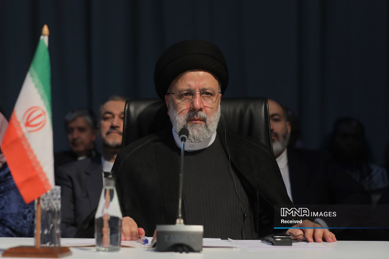 دیپلماتِ شهید