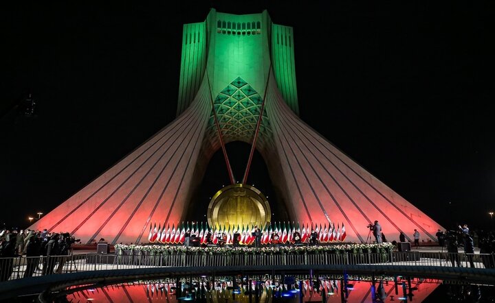 میدان آزادی تهران رنگ و بوی یزد می‌گیرد