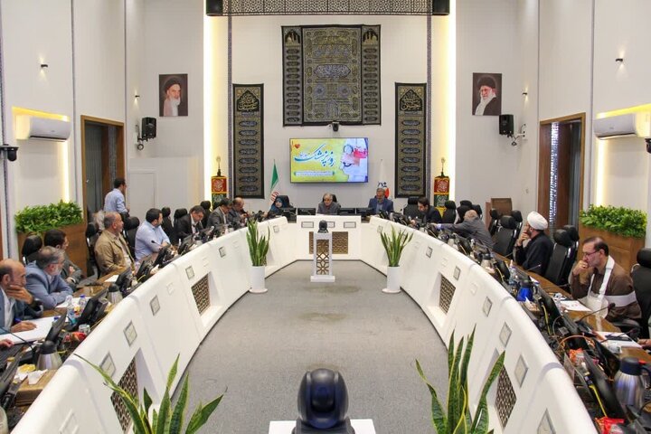 تجلیل از پزشکان و داروسازان اصفهان در صحن علنی شورای اسلامی شهر