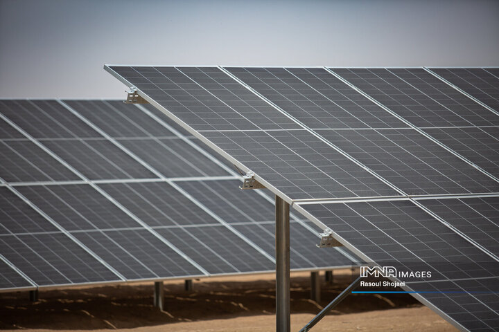 نیروگاه خورشیدی جدید در شهرستان نایین احداث می‌شود