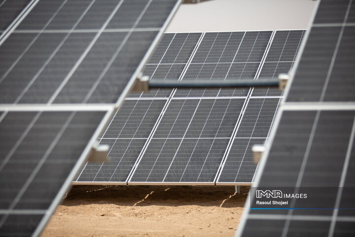 اجرای طرح حمایتی برق خورشیدی برای قشرهای کم برخوردار در استان یزد
