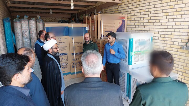 ۱۱۲ سری لوازم خانگی به مددجویان کمیته امداد نایین اهدا شد