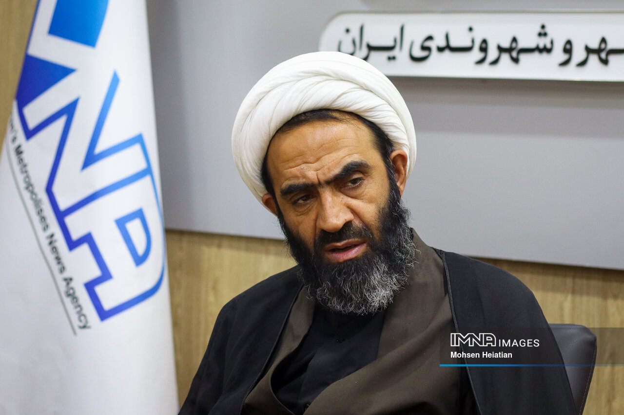 نفاق در سایه وفاق