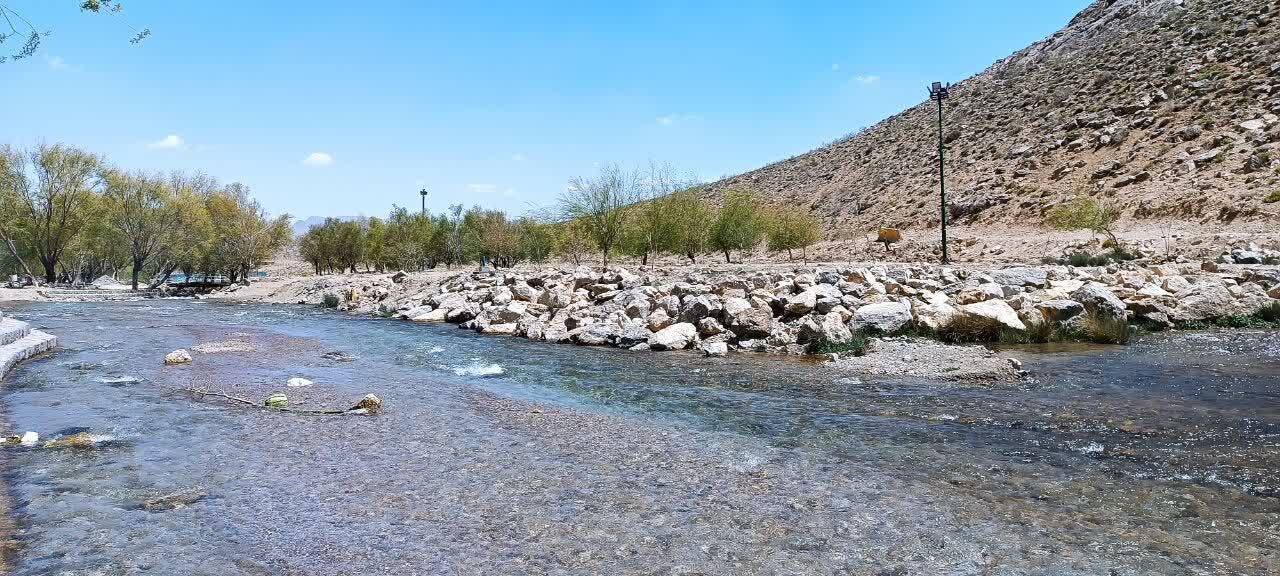 چشمه مرغاب؛ طنازی آب در دل کوه