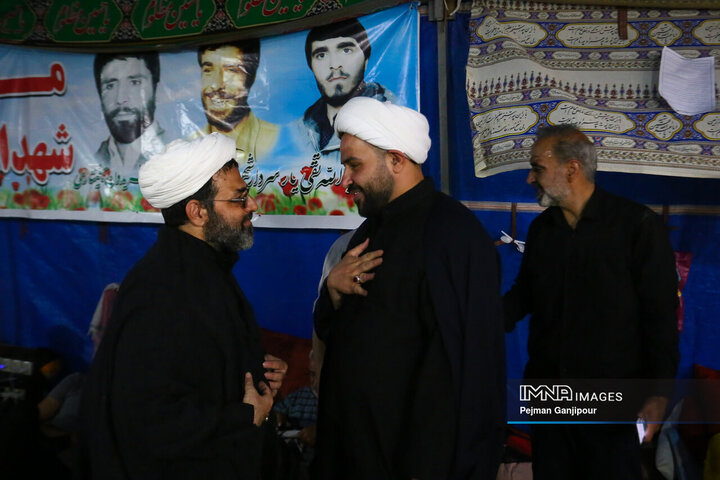 بازدید عضو شورای شهر اصفهان از ستاد اربعین شهرداری در کربلا