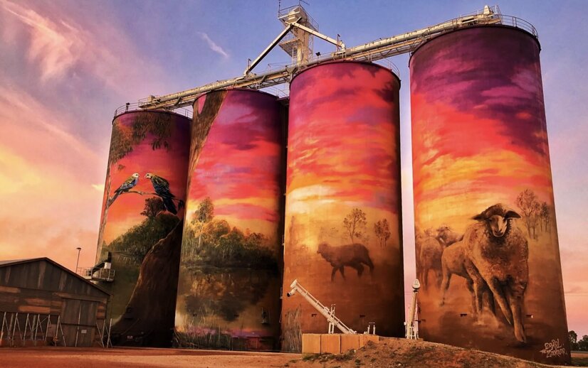 استفاده استراتژیک از رنگ در طراحی گرافیک محیطی