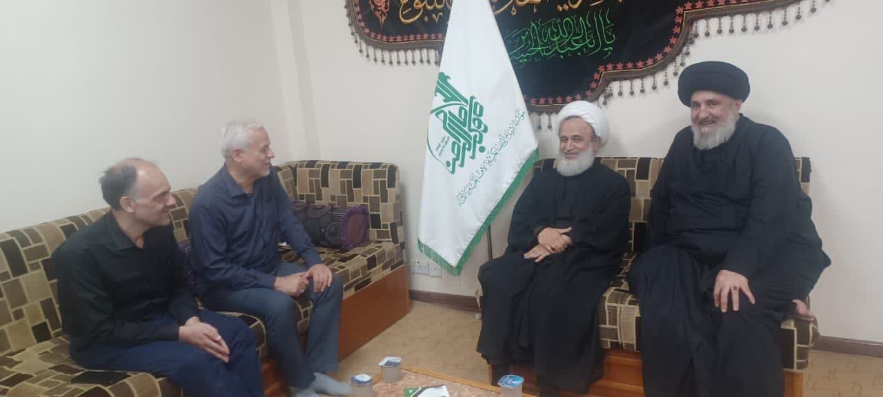 شهرداران اصفهان و نجف اشرف در مسیر پیادهروی اربعین دیدار کردند