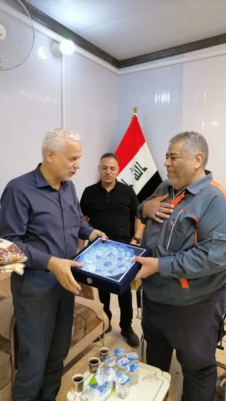 شهرداران اصفهان و نجف اشرف در مسیر پیادهروی اربعین دیدار کردند