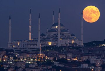 ابر ماه آبی سال ۱۴۰۲ (Supermoon ۲۰۲۳) در سراسر دنیا