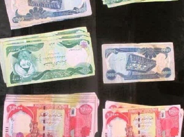 دستگیری دو اخلال‌گر توزیع ارز اربعین / بیش از ۲ میلیون دینار عراقی کشف شد