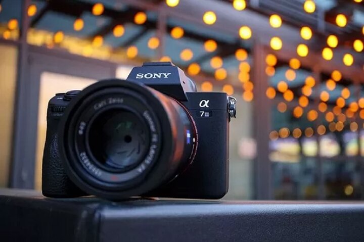 آیا دوربین سونی Sony a7 iii یک دوربین مناسب برای مبتدیان است؟