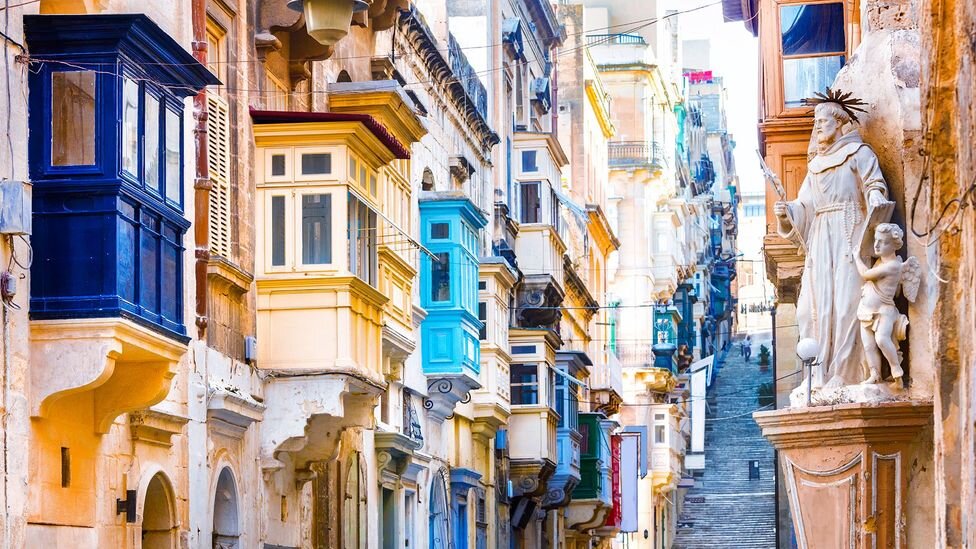 بهبود هویت شهری و تعاملات اجتماعی با توسعه بالکنها+ برترین نمونهها