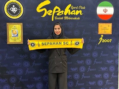 تمدید قرارداد دو بازیکن تیم فوتبال بانوان سپاهان + عکس
