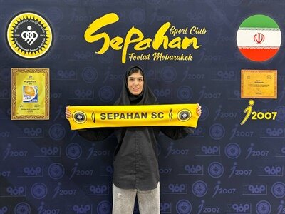 تمدید قرارداد دو بازیکن تیم فوتبال بانوان سپاهان + عکس