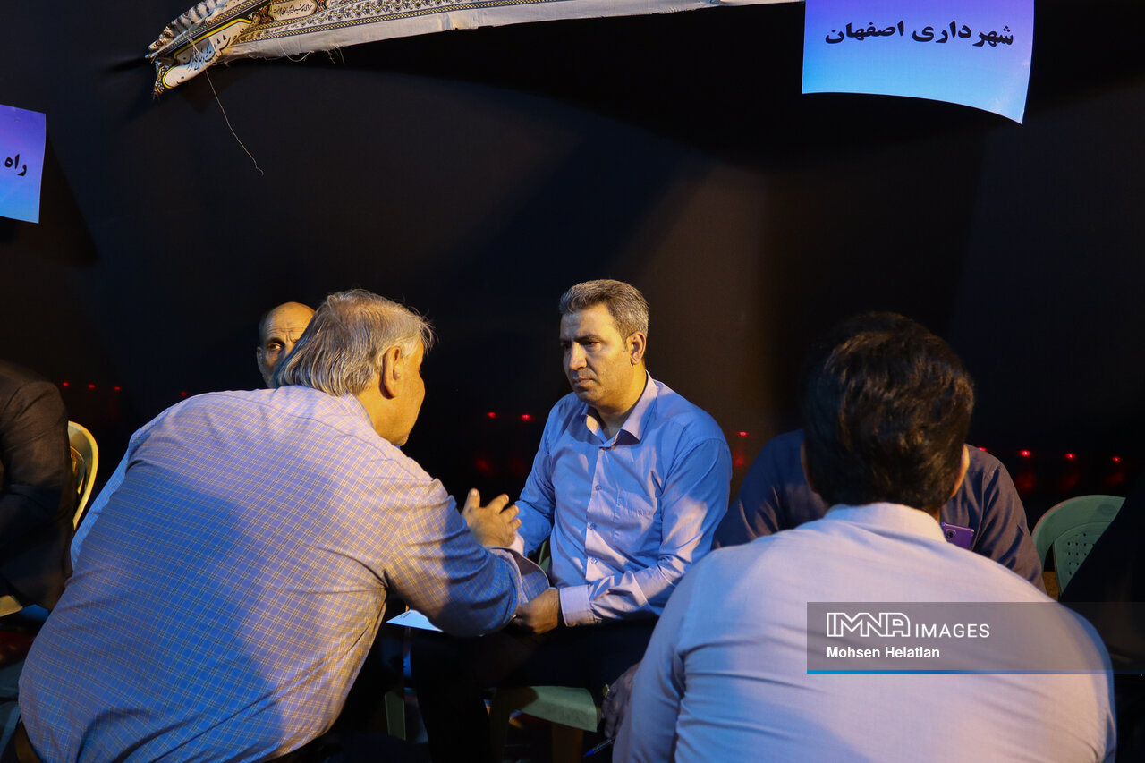 اینجا خدمت گفته، عشق به حسین خوانده و عبادت نوشته میشود