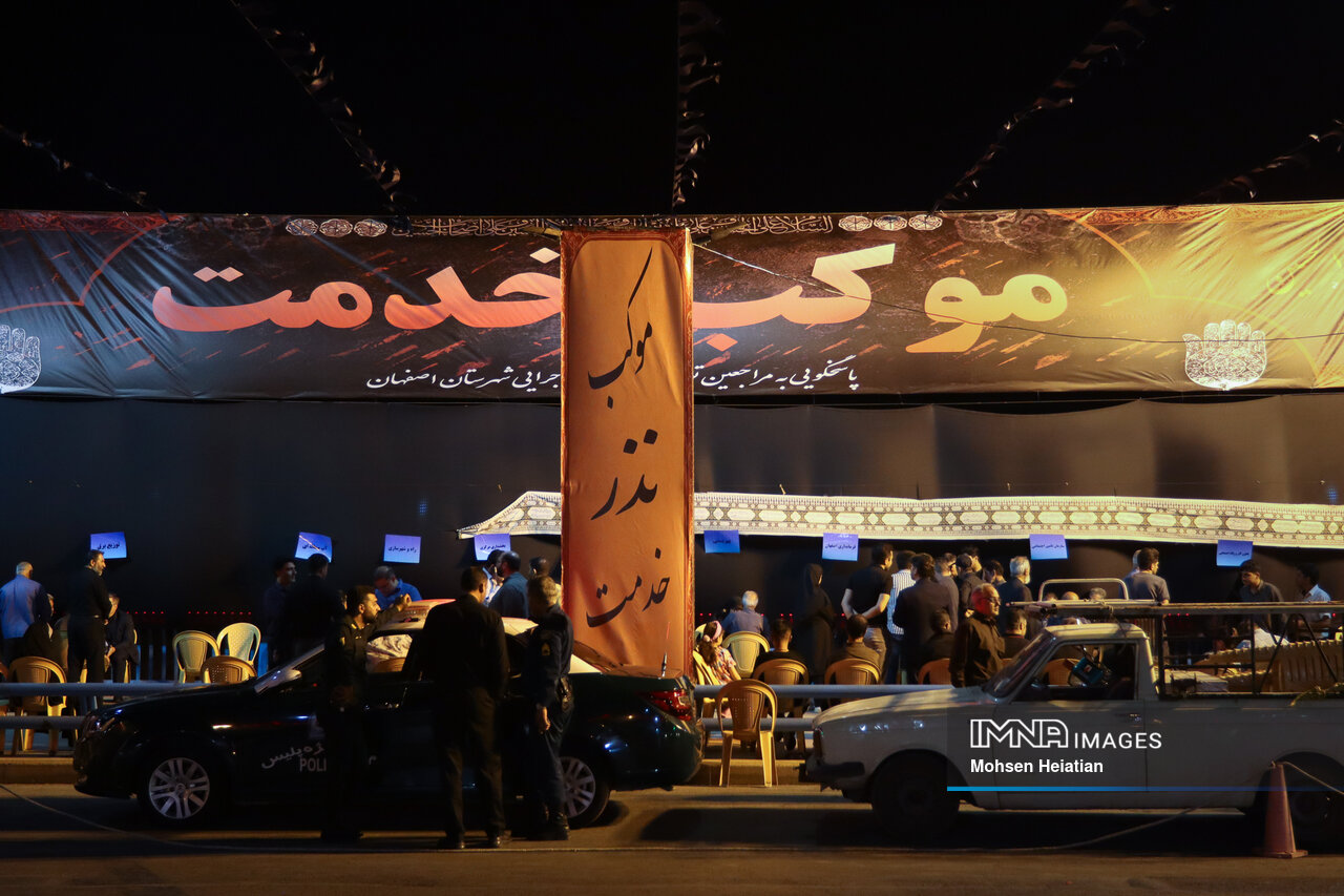 اینجا خدمت گفته، عشق به حسین خوانده و عبادت نوشته میشود