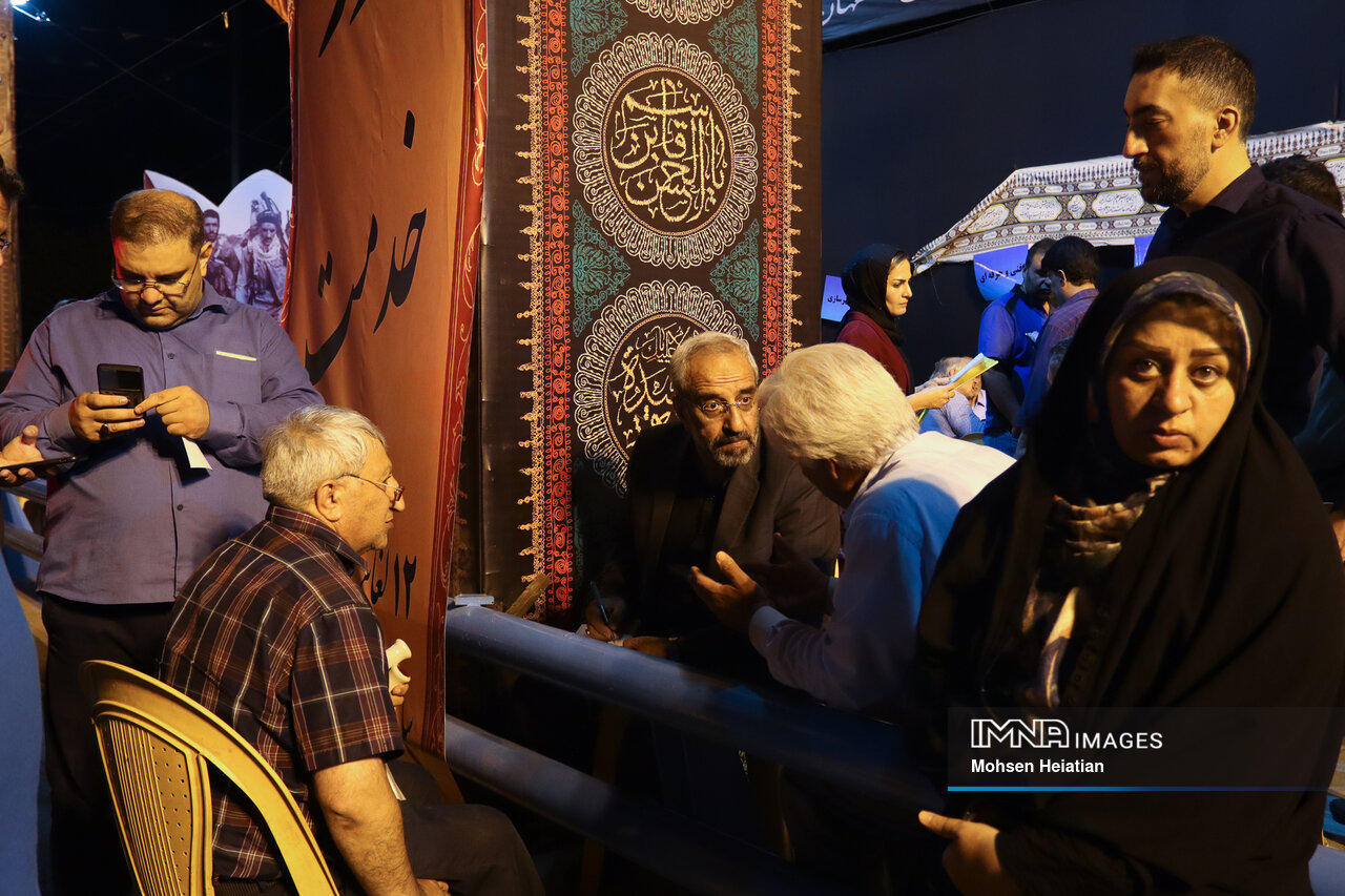 اینجا خدمت گفته، عشق به حسین خوانده و عبادت نوشته میشود