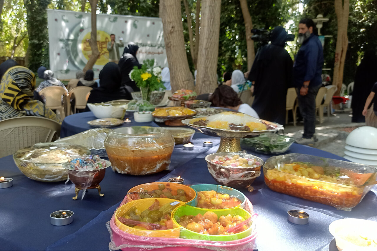 سفرههای آیینی؛ تجلی ارادتی دیرینه به اهل بیت (ع)