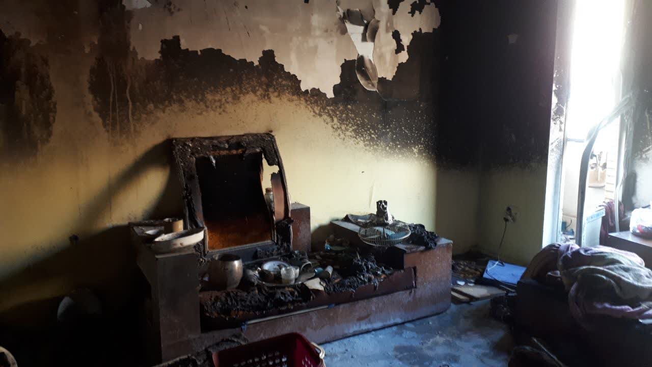 وقوع حریق در یکی از ساختمانهای مسکن مهر فولادشهر و مصدومیت ۴ نفر + عکس