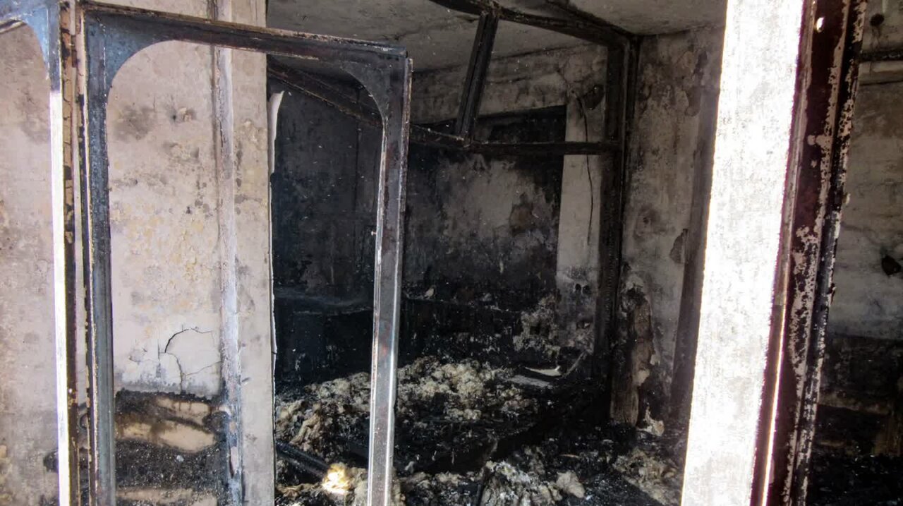 حریق منزل مسکونی ۲ طبقه در خیابان اوحدی+ عکس